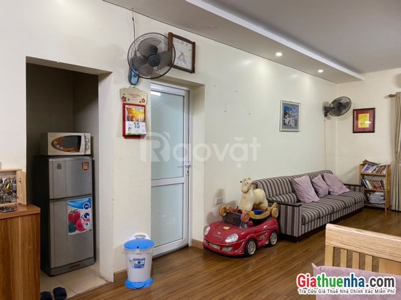 Cần cho thuê 1 phòng trong căn hộ tầng 5 tại trung tâm phố Láng Hạ