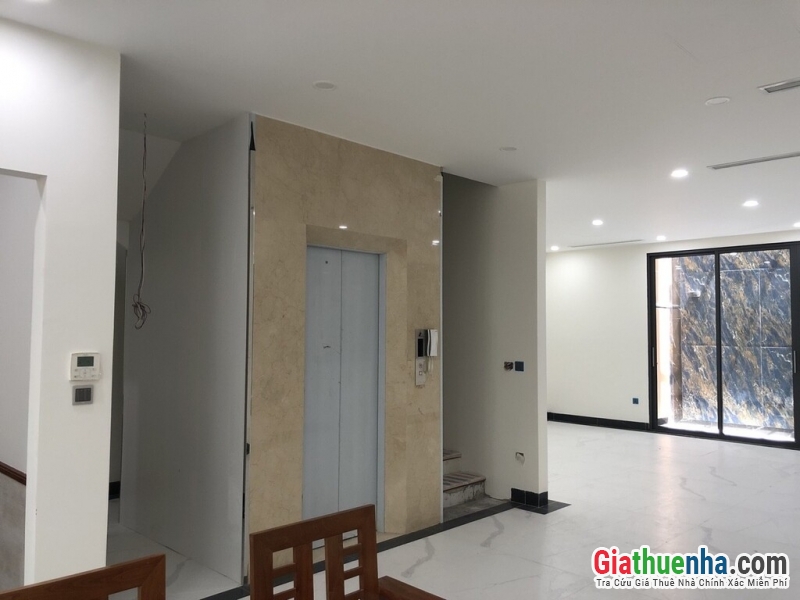 Liền kề Mon City Mỹ Đình 96m2 x 5,5 tầng full đồ 55tr/tháng