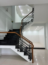 Cho thuê nhà nguyên căn 3 tầng đẹp mới – hẻm xe hơi